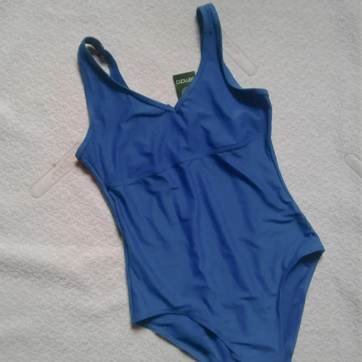 Womens Comfortable Lined One-Piece Swimsuit