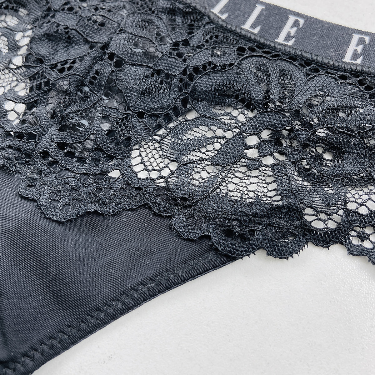 Women's Elegant Soft Stretch Floral Lace Comfortable Sexy Lace Thong Panty